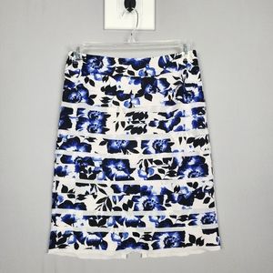 White House Black Market Mini Layered Skirt With Blue Flowers Sz 6